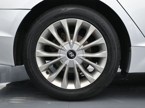 Used 2015 Hyundai Sonata Limited w/ Option Group 05 image 17