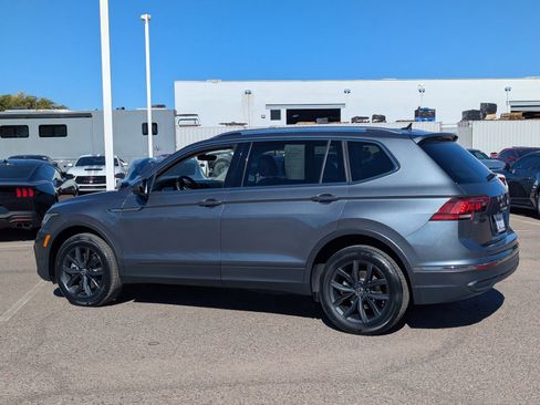 Used 2024 Volkswagen Tiguan SE image 31