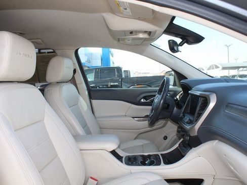 Used 2021 GMC Acadia Denali w/ Denali Technology Package image 16