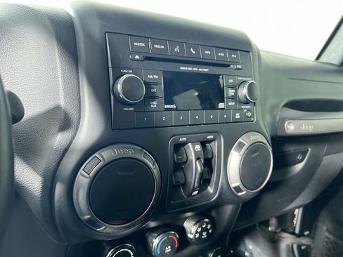 Used 2017 Jeep Wrangler Unlimited Sport image 25