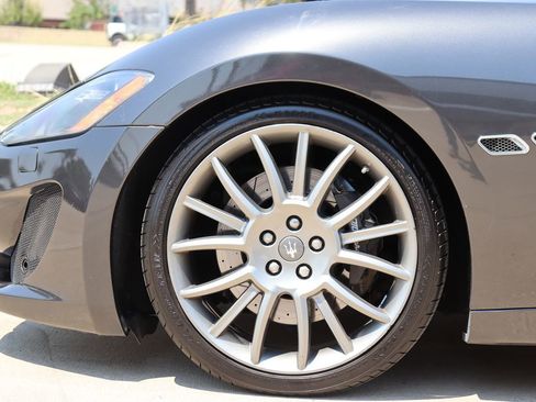 Used 2014 Maserati GranTurismo Sport image 45