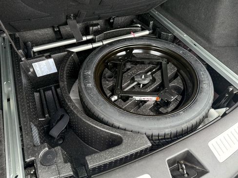 Used 2018 Cadillac XT5 Luxury w/ Driver Awareness Package image 36