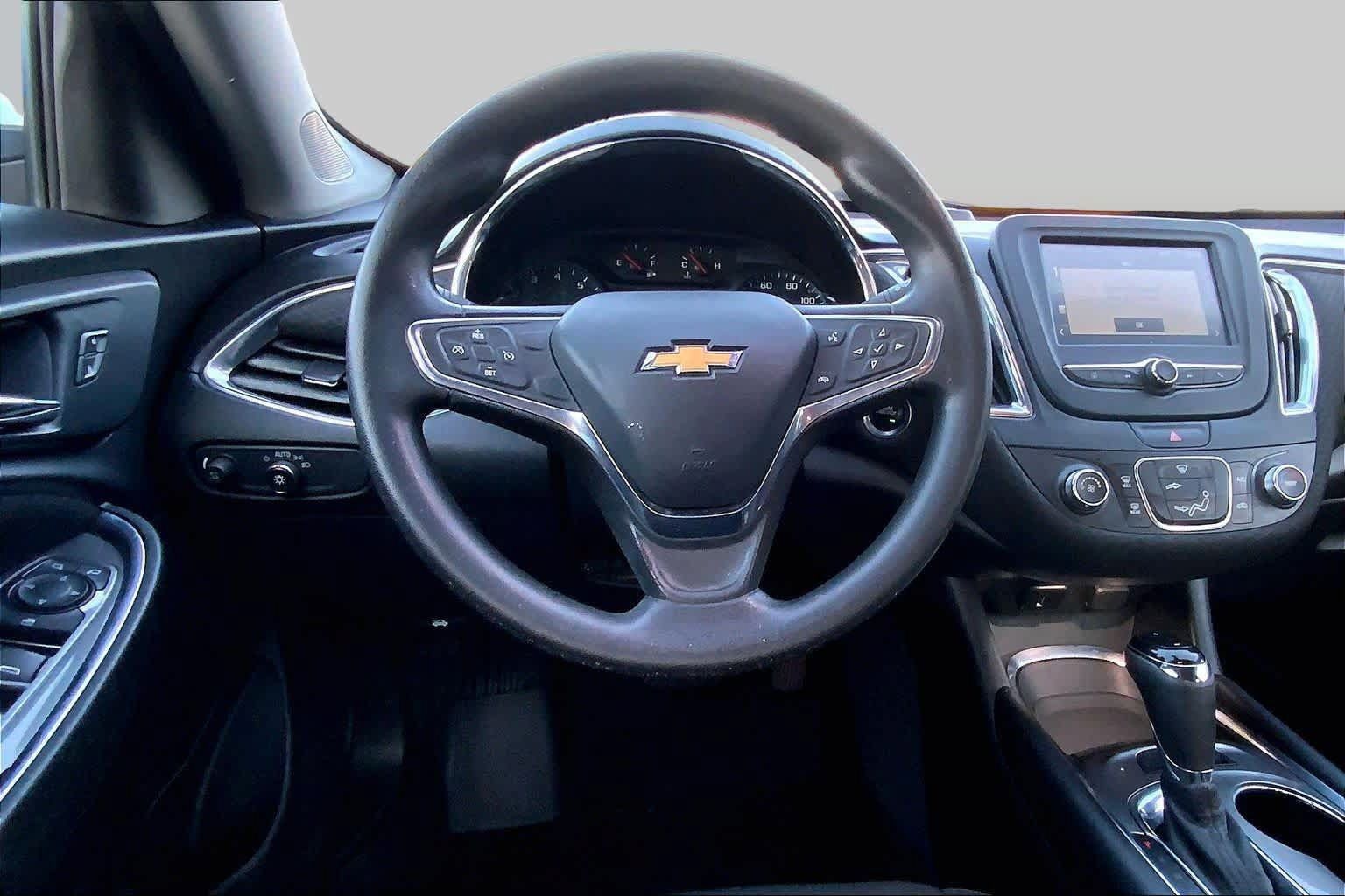Used 2018 Chevrolet Malibu LT FWD image 5