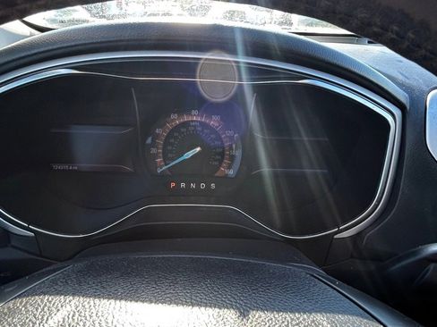 Used 2013 Ford Fusion SE image 12