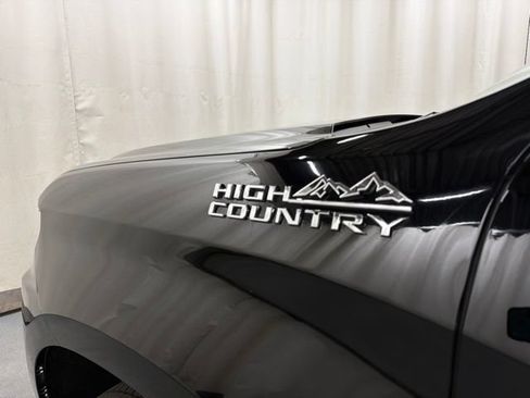 Used 2022 Chevrolet Silverado 1500 High Country AWD/4WD image 9