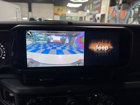 Used 2026 Jeep Gladiator Mojave AWD/4WD image 20