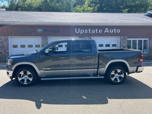 Used 2020 RAM 1500 Laramie AWD/4WD image 8