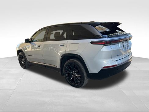 Used 2024 Jeep Wagoneer Launch Edition image 4