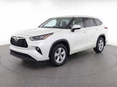 Used 2023 Toyota Highlander LE