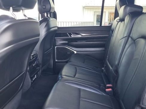 Used 2023 Jeep Wagoneer Series II image 18