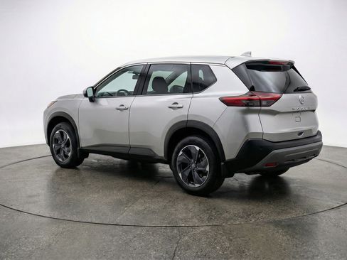 Used 2025 Nissan Rogue SV image 6