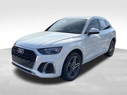 Used 2025 Audi Q5 e Premium AWD/4WD image 3
