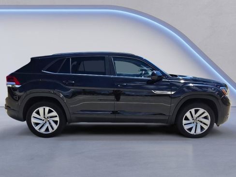 Used 2021 Volkswagen Atlas Cross Sport SE w/ Panoramic Sunroof Package FWD image 7