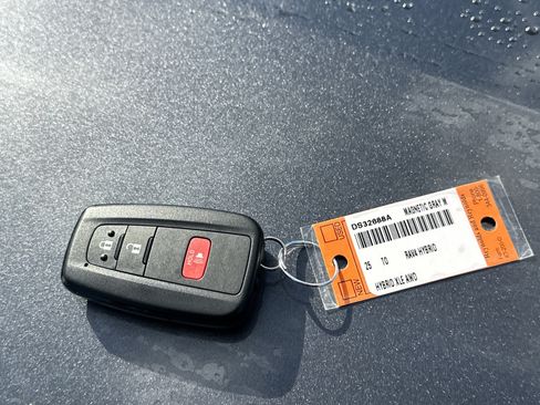 Certified 2025 Toyota RAV4 XLE image 35