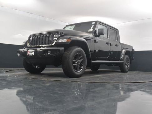 New 2025 Jeep Gladiator Sport image 44
