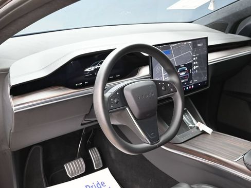Used 2024 Tesla Model X AWD/4WD image 16