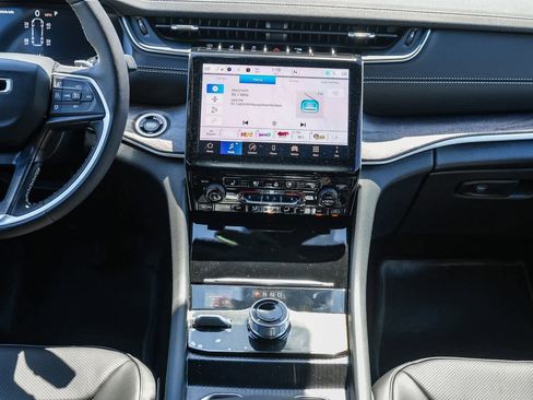 New 2025 Jeep Grand Cherokee L Limited w/ Luxury Tech Group II image 14