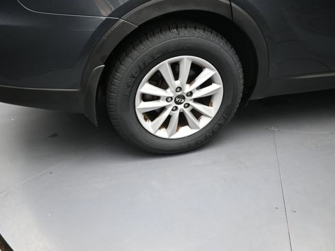 Used 2020 Kia Sorento LX image 23