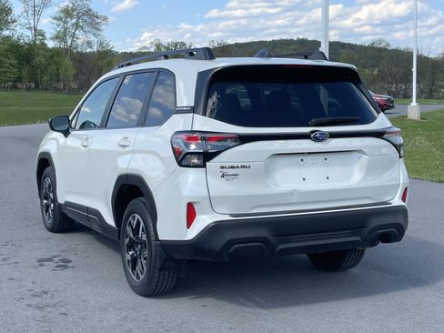 Certified 2025 Subaru Forester Premium AWD/4WD image 6