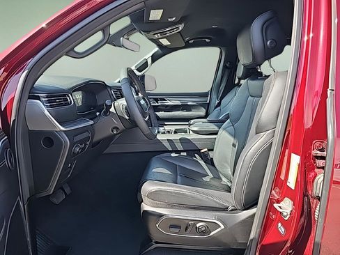 Used 2024 Jeep Wagoneer Series III image 18