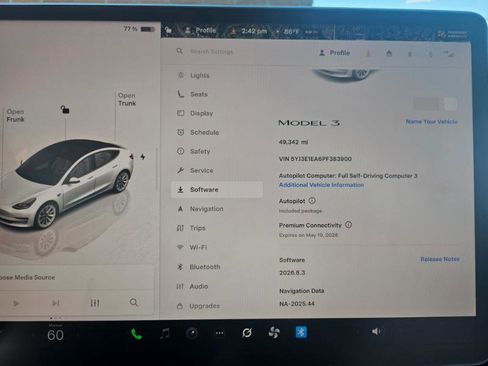 Used 2023 Tesla Model 3 Standard Range image 2