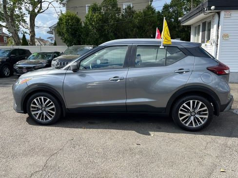 Used 2021 Nissan Kicks SV FWD image 4