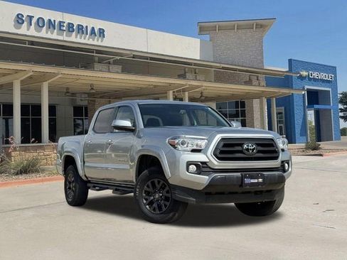 Used 2023 Toyota Tacoma SR5 AWD/4WD image 2