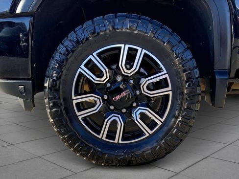 Used 2021 GMC Sierra 2500 AT4 w/ AT4 Premium Plus Package image 11