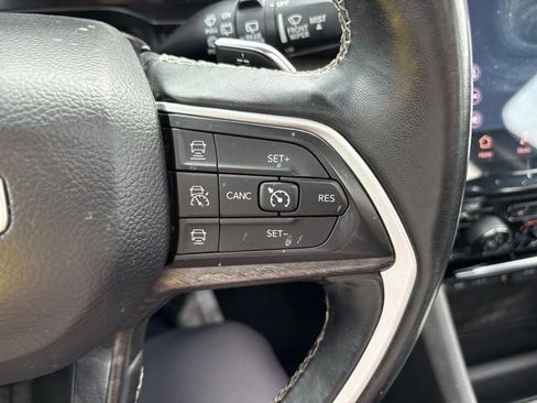 Used 2022 Jeep Grand Cherokee Limited image 22