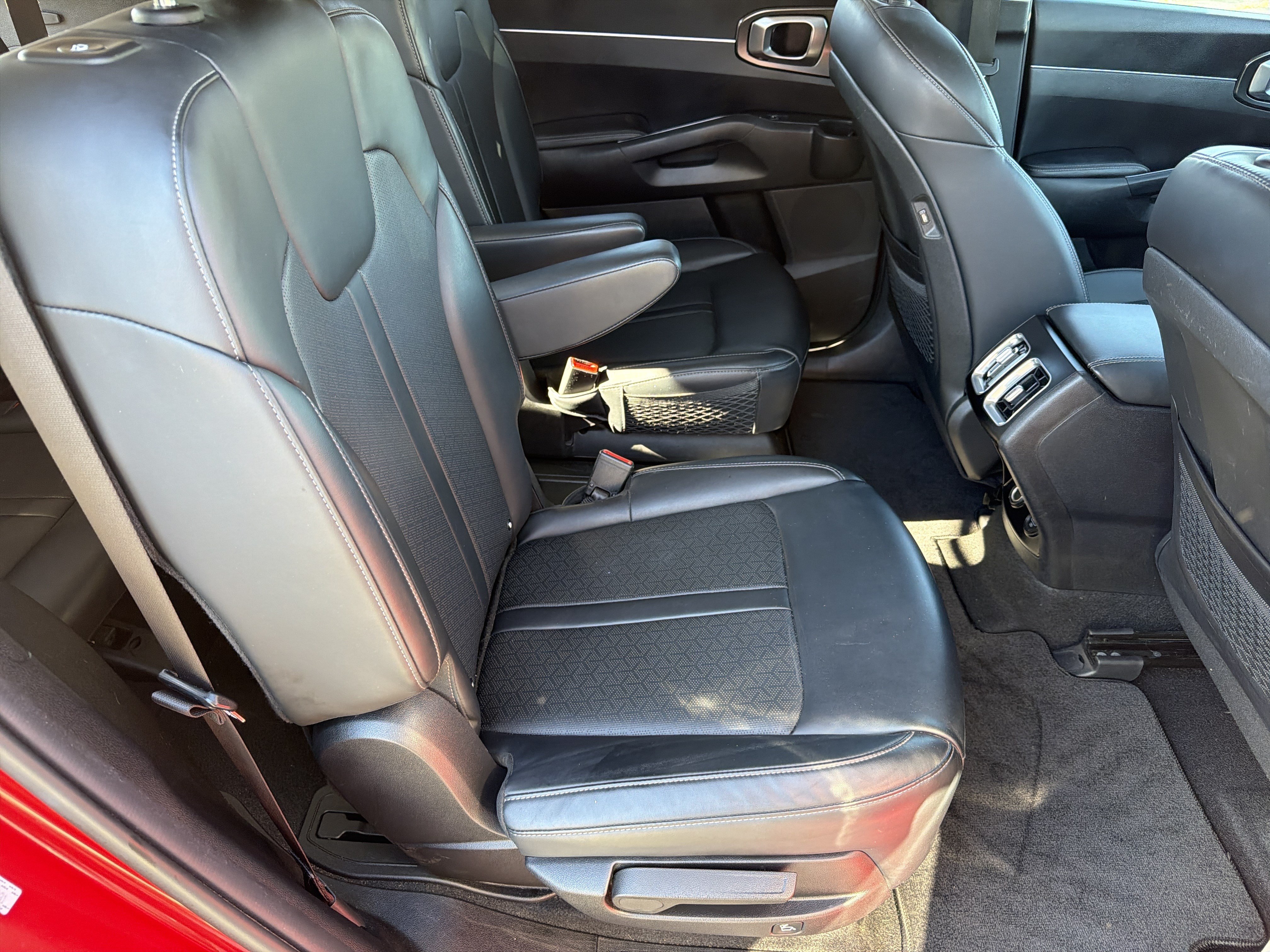 Used 2022 Kia Sorento S AWD/4WD image 4
