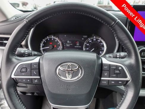 Certified 2023 Toyota Highlander XLE image 16