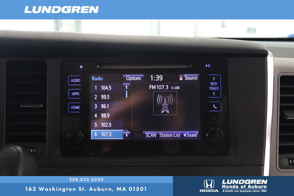 Used 2017 Toyota Sienna LE AWD/4WD image 21