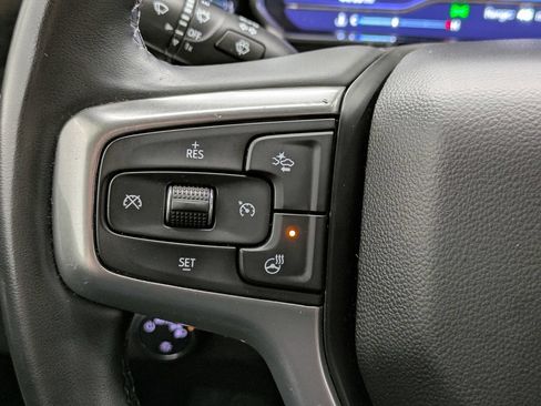 Used 2023 Chevrolet Silverado 1500 LT AWD/4WD image 7