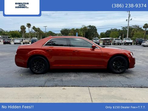 Used 2021 Chrysler 300 Touring w/ Driver Convenience Group RWD image 4