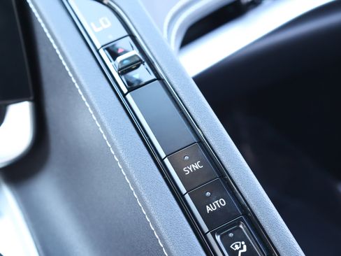 Used 2022 Chevrolet Corvette Stingray Coupe w/ 1LT image 22