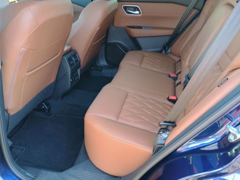 Used 2025 Nissan Rogue Platinum w/ Tech Package image 17