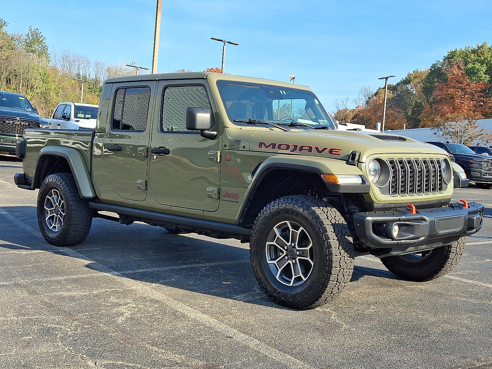 Used 2025 Jeep Gladiator Mojave AWD/4WD image 3