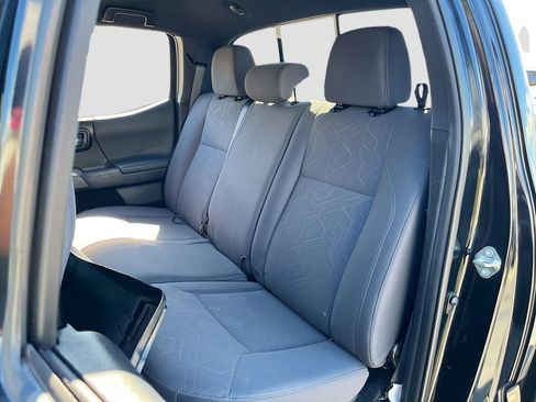 Used 2019 Toyota Tacoma TRD Sport image 23