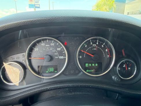 Used 2014 Jeep Wrangler Unlimited Sahara AWD/4WD image 20