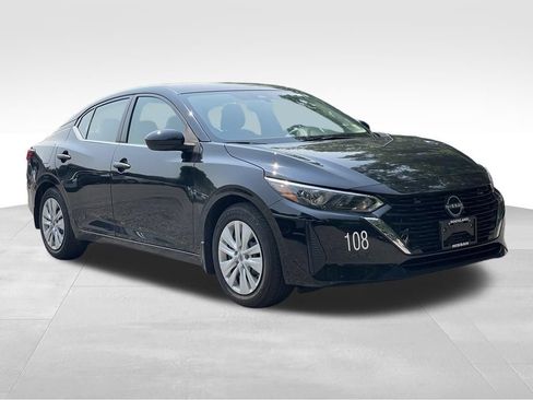 Certified 2025 Nissan Sentra S FWD image 3