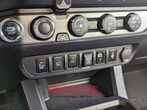 Used 2019 Toyota Tacoma TRD Off-Road image 21