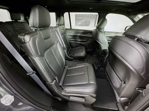New 2025 Jeep Grand Cherokee L Limited image 33