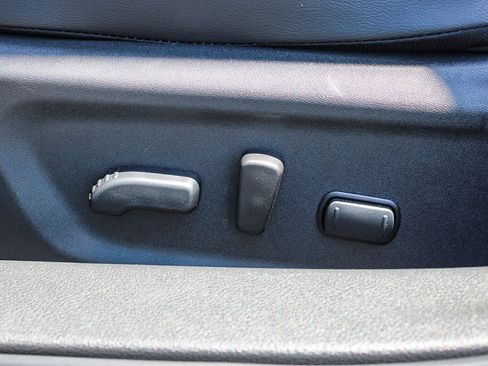 Used 2025 Nissan Sentra SR w/ SR Premium Package FWD image 20