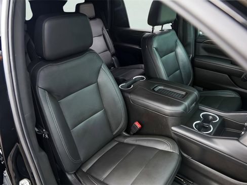 Used 2021 Chevrolet Tahoe Z71 w/ Z71 Signature Package image 36