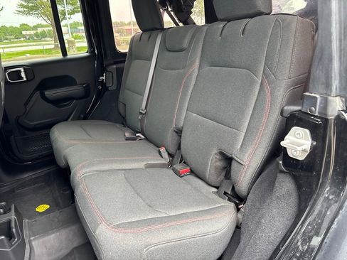 Used 2024 Jeep Wrangler Unlimited Rubicon AWD/4WD image 37