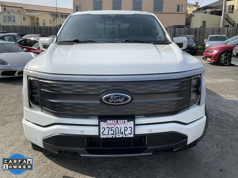 Used 2022 Ford F150 Lightning Lariat image 2
