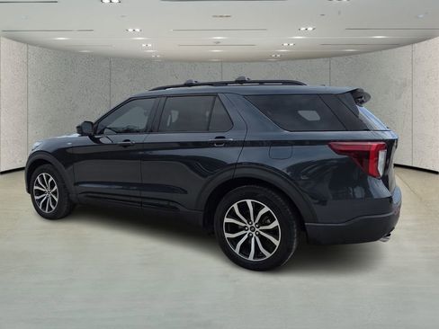 Used 2022 Ford Explorer ST-Line w/ Class IV Trailer Tow Package image 4