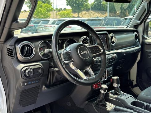 Used 2023 Jeep Wrangler Unlimited Rubicon 4xe w/ Cold Weather Group AWD/4WD image 16