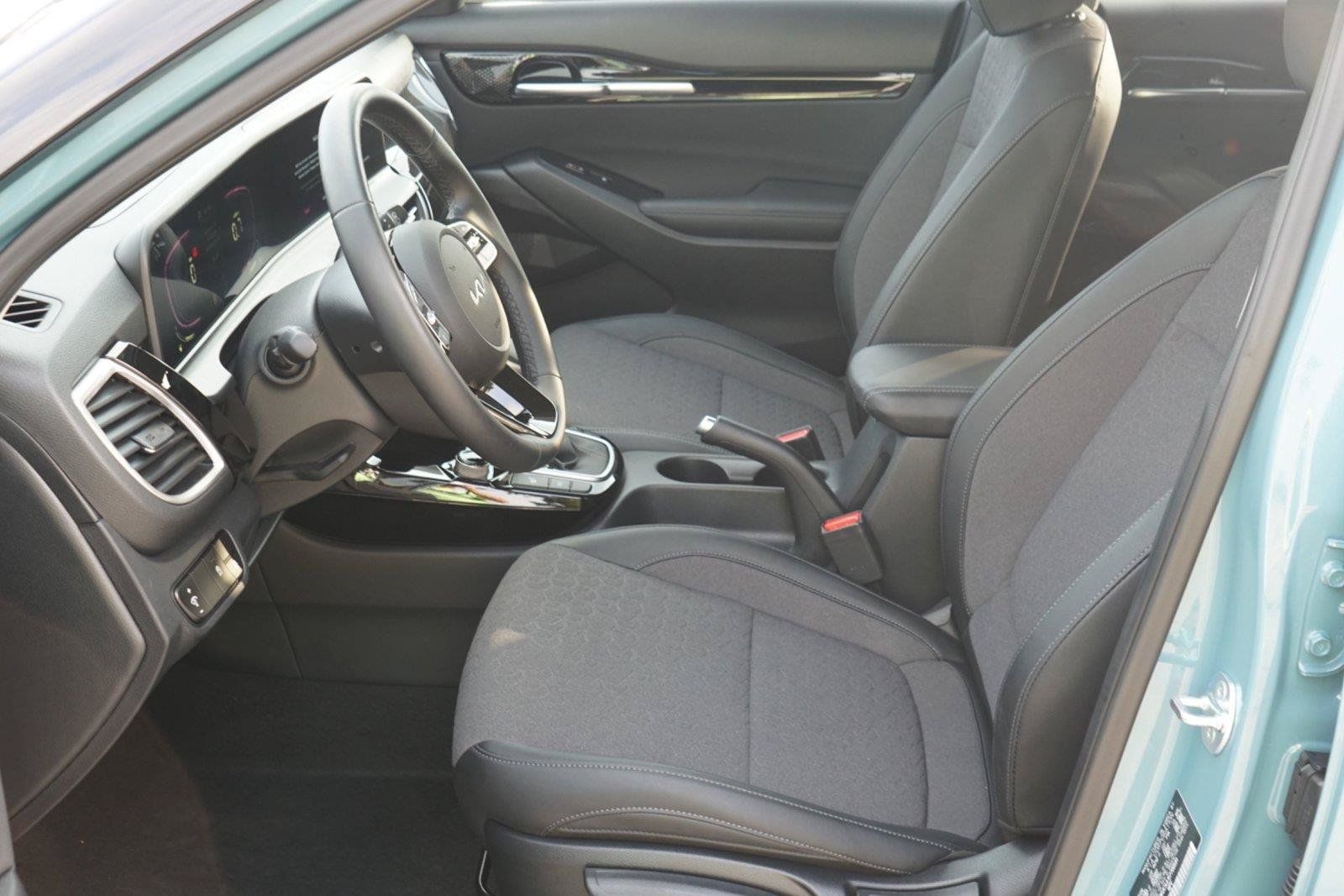 Used 2025 Kia Seltos S AWD/4WD image 10