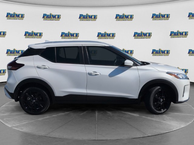 Used 2023 Nissan Kicks SV FWD image 4